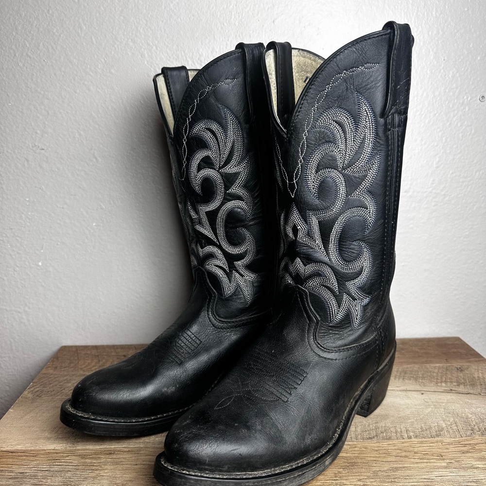 Durango Black Western Boots with Intricate Stitching